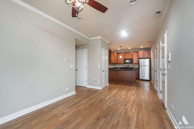 3709 N Kenneth Avenue 218, Chicago, IL 60641