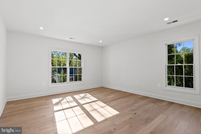 5108 52ND CT NW, Washington, DC 20016
