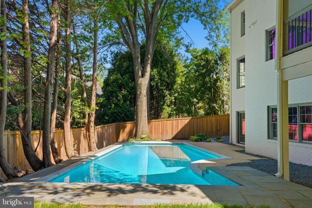 5108 52ND CT NW, Washington, DC 20016