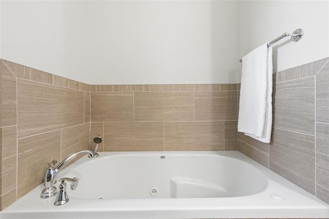 7001 S Cimarron Road, Yukon, OK 73099