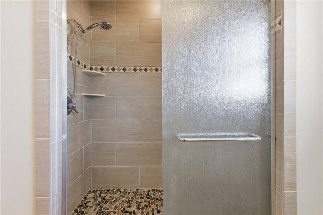 7001 S Cimarron Road, Yukon, OK 73099