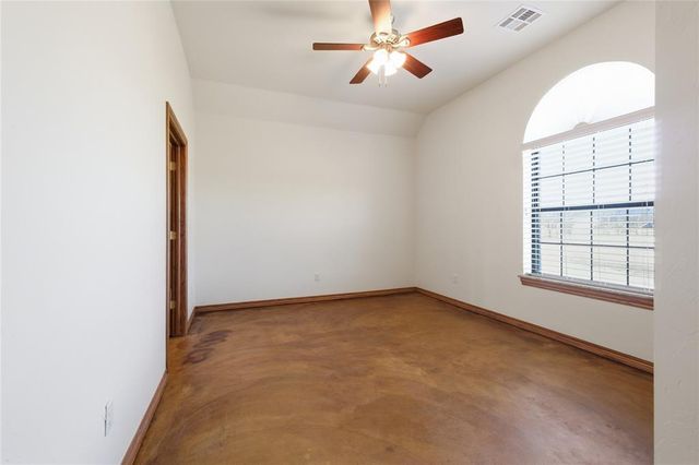 7001 S Cimarron Road, Yukon, OK 73099