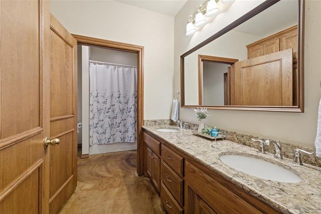 7001 S Cimarron Road, Yukon, OK 73099