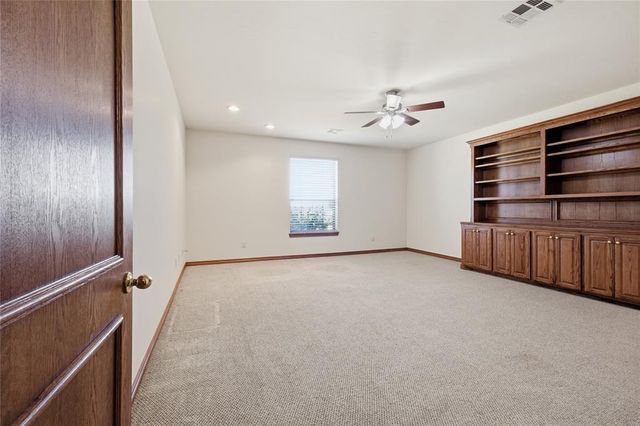 7001 S Cimarron Road, Yukon, OK 73099