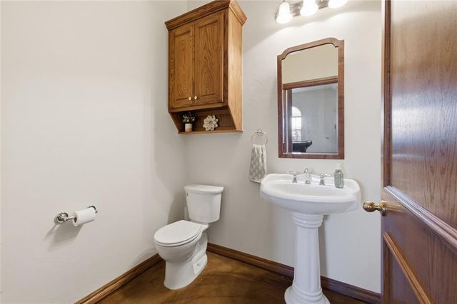 7001 S Cimarron Road, Yukon, OK 73099