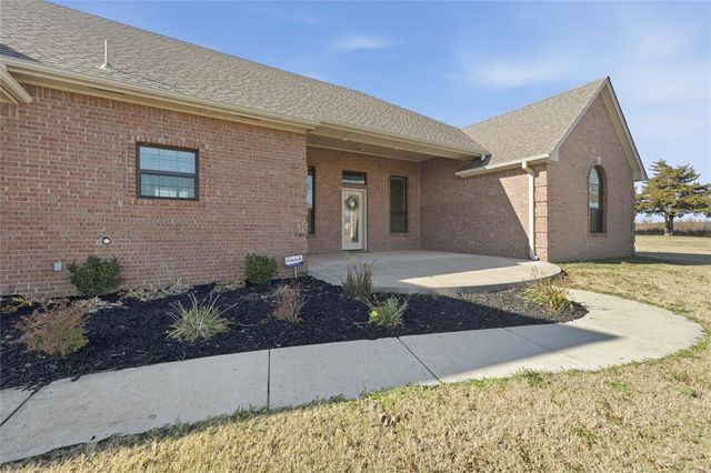 7001 S Cimarron Road, Yukon, OK 73099