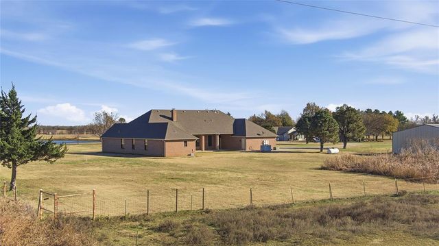 7001 S Cimarron Road, Yukon, OK 73099