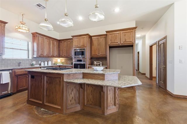 7001 S Cimarron Road, Yukon, OK 73099