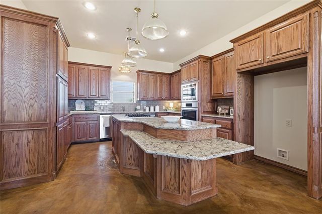 7001 S Cimarron Road, Yukon, OK 73099