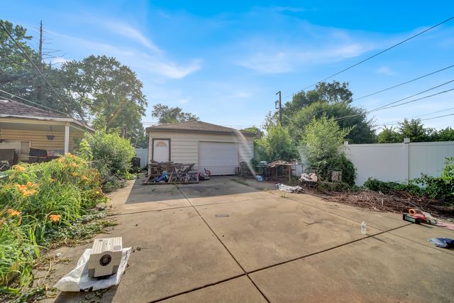 14424 S Lowe Avenue, Riverdale, IL 60827