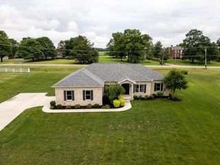 955 Mccormick Avenue, Circleville, OH 43113