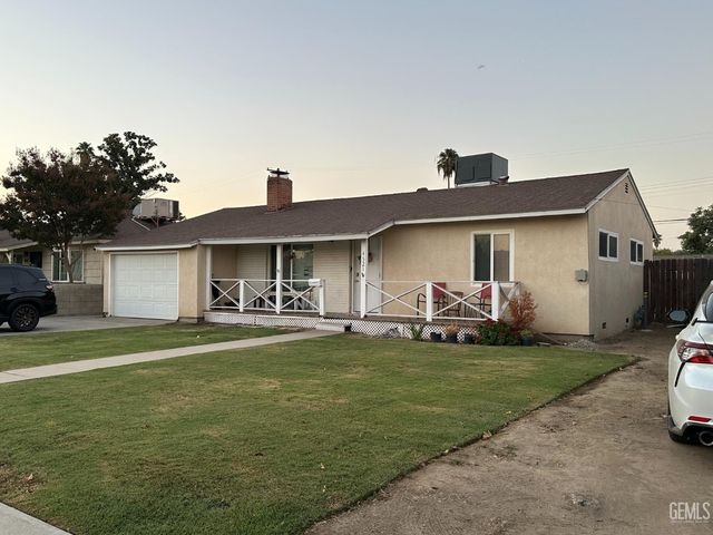 4521 Joanne Avenue, Bakersfield, CA 93309