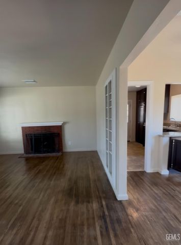 4521 Joanne Avenue, Bakersfield, CA 93309