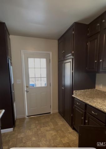 4521 Joanne Avenue, Bakersfield, CA 93309