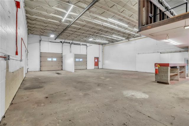 412 S Main St, City Of But Sw, PA 16001
