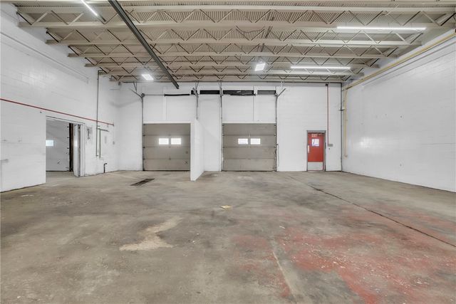 412 S Main St, City Of But Sw, PA 16001