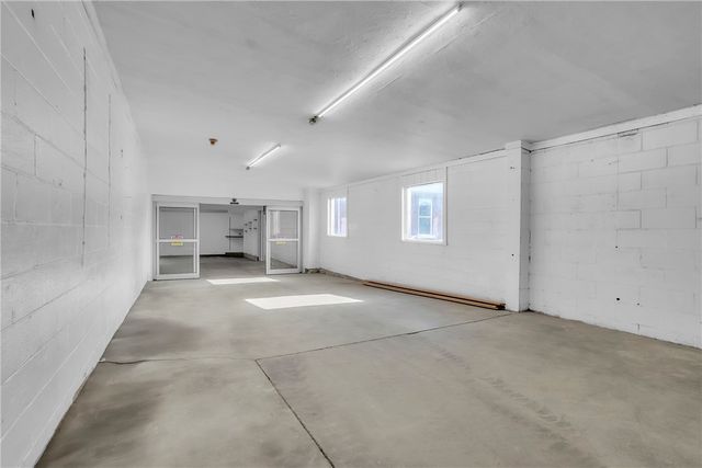 412 S Main St, City Of But Sw, PA 16001