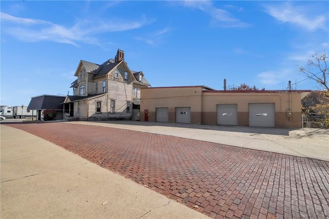 412 S Main St, City Of But Sw, PA 16001