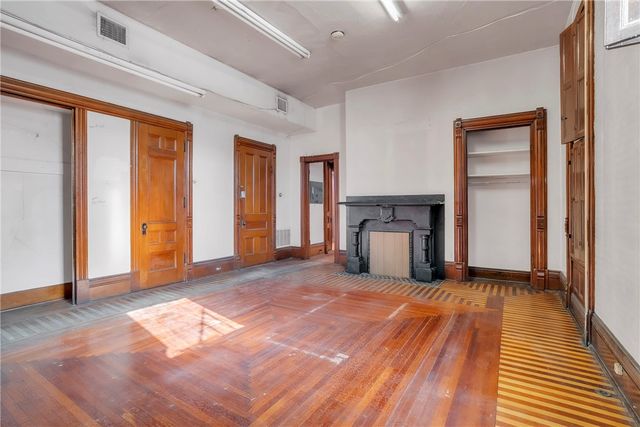 412 S Main St, City Of But Sw, PA 16001