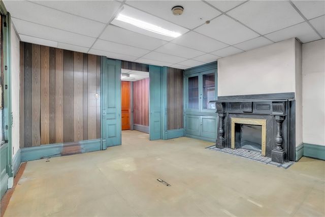 412 S Main St, City Of But Sw, PA 16001