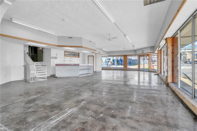 412 S Main St, City Of But Sw, PA 16001