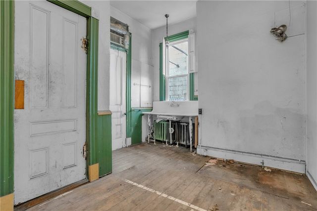 412 S Main St, City Of But Sw, PA 16001