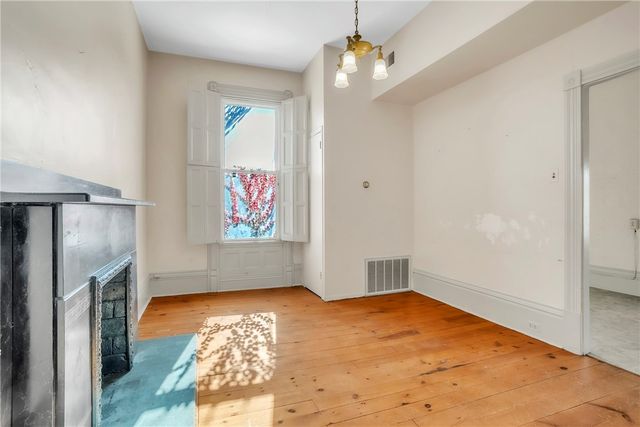 412 S Main St, City Of But Sw, PA 16001