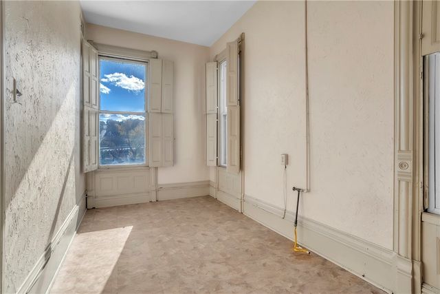 412 S Main St, City Of But Sw, PA 16001