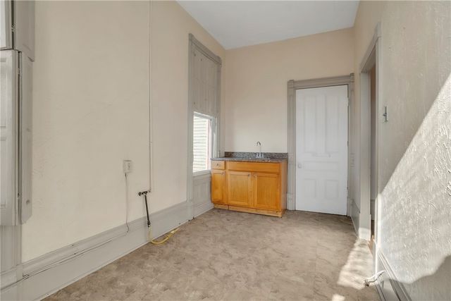412 S Main St, City Of But Sw, PA 16001