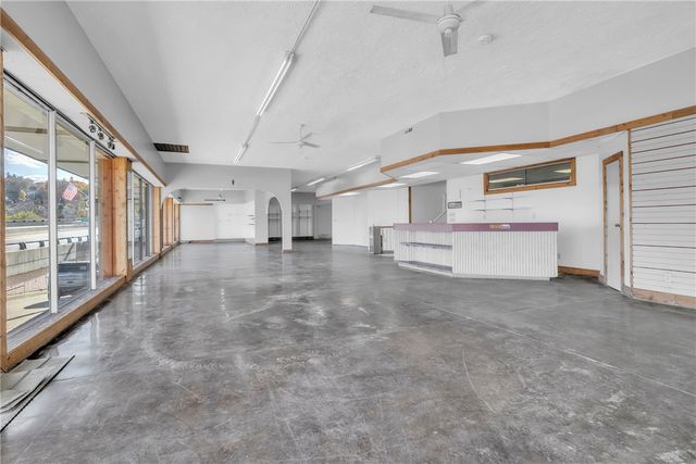412 S Main St, City Of But Sw, PA 16001