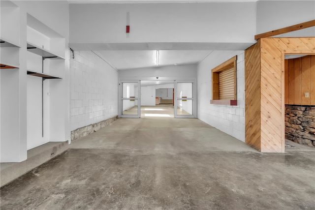 412 S Main St, City Of But Sw, PA 16001