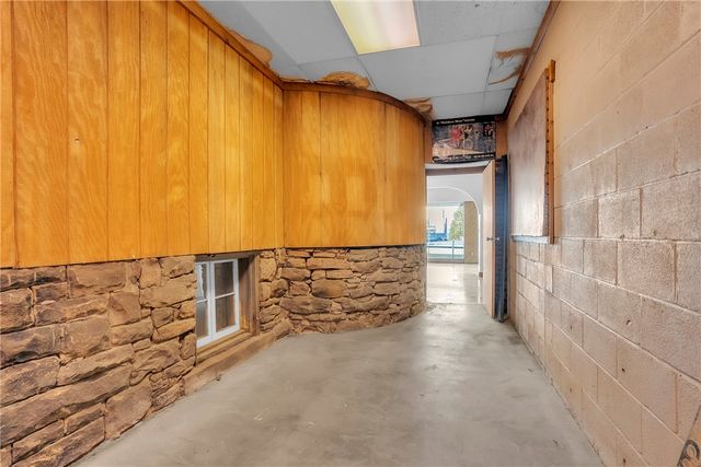 412 S Main St, City Of But Sw, PA 16001