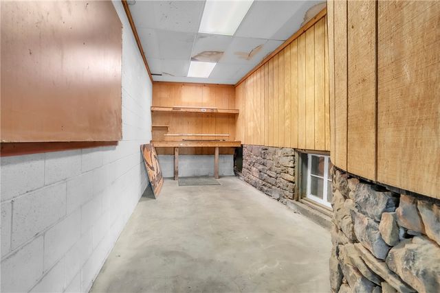 412 S Main St, City Of But Sw, PA 16001