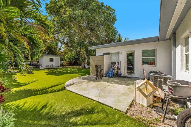 860 NE 142nd St, North Miami, FL 33161