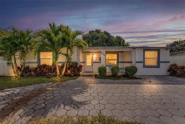 860 NE 142nd St, North Miami, FL 33161