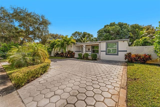 860 NE 142nd St, North Miami, FL 33161