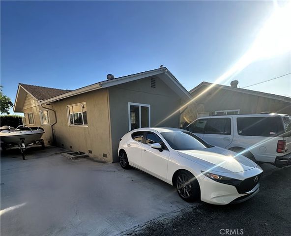 735 Barris, Fullerton, CA 92832