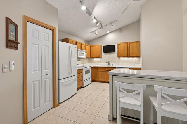 8752 Coffman Path, Inver Grove Heights, MN 55076