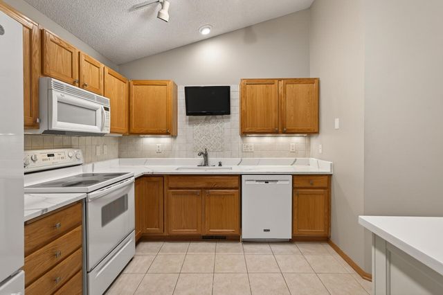 8752 Coffman Path, Inver Grove Heights, MN 55076