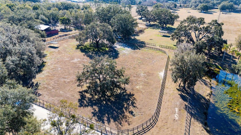 Image 15 of property listing at 27430 MILLER ROAD, Dade City, FL 33525
