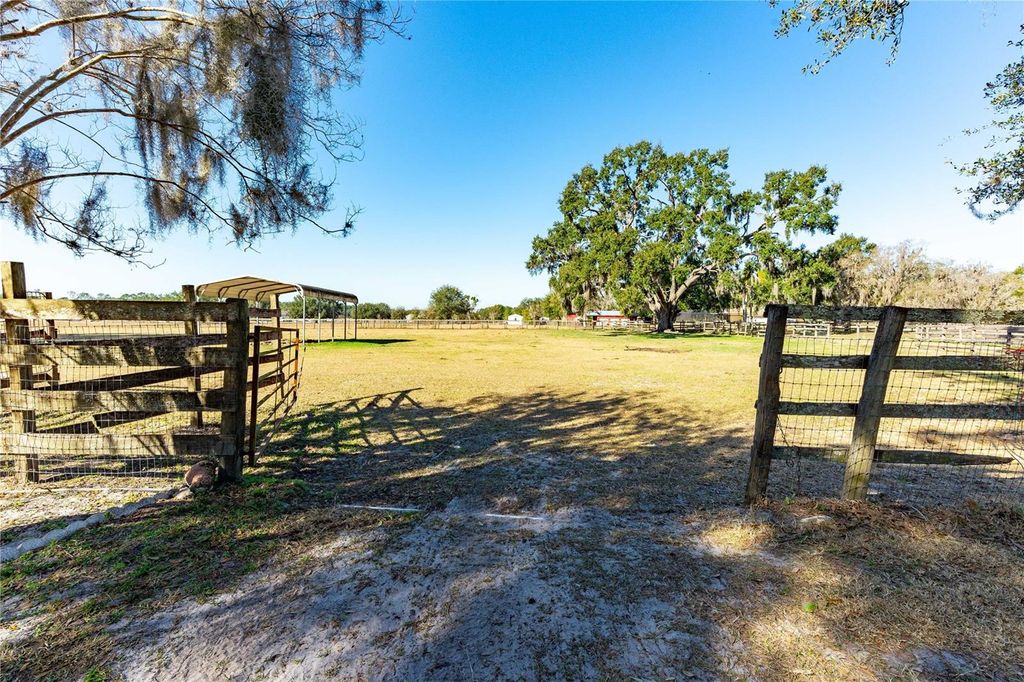 Image 22 of property listing at 27430 MILLER ROAD, Dade City, FL 33525