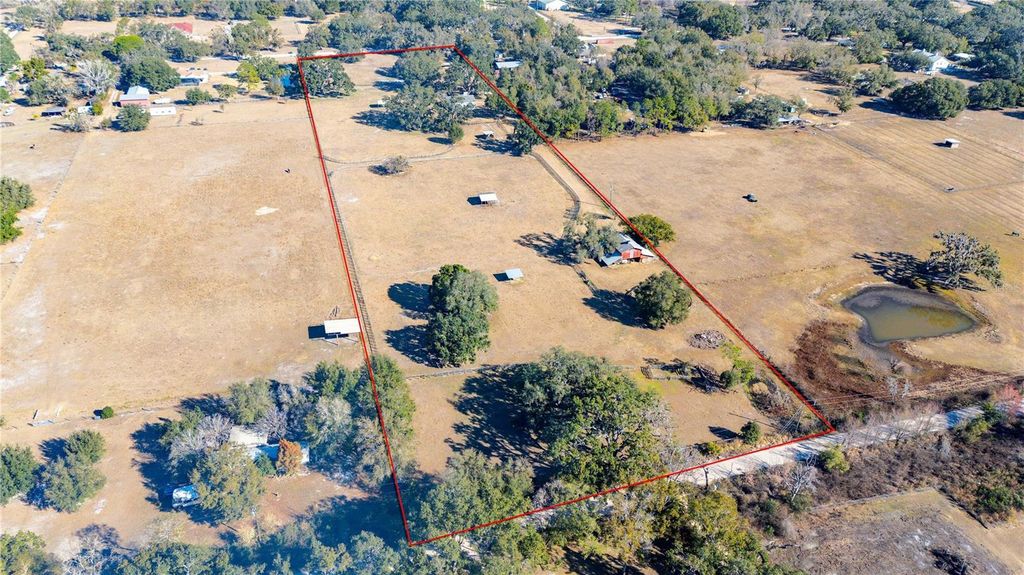 Image 4 of property listing at 27430 MILLER ROAD, Dade City, FL 33525