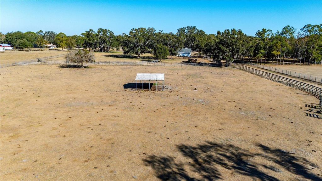 Image 8 of property listing at 27430 MILLER ROAD, Dade City, FL 33525