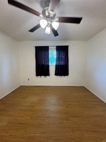 704 Holly Hill Road, Edmond, OK 73003
