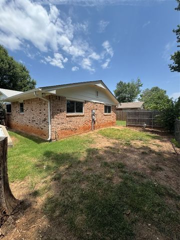 704 Holly Hill Road, Edmond, OK 73003