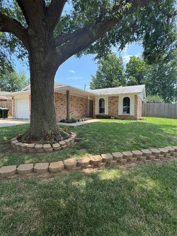 704 Holly Hill Road, Edmond, OK 73003