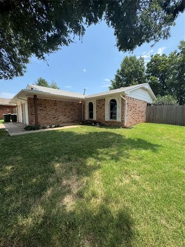 704 Holly Hill Road, Edmond, OK 73003