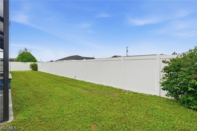 2704 SW 15th AVE, Cape Coral, FL 33914