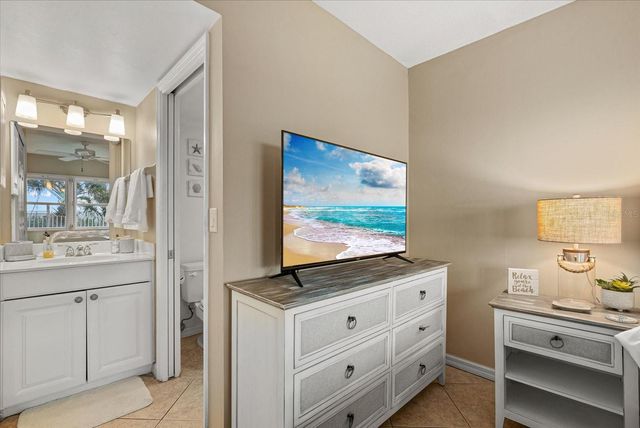 950 TARPON CENTER DRIVE 101, Venice, FL 34285