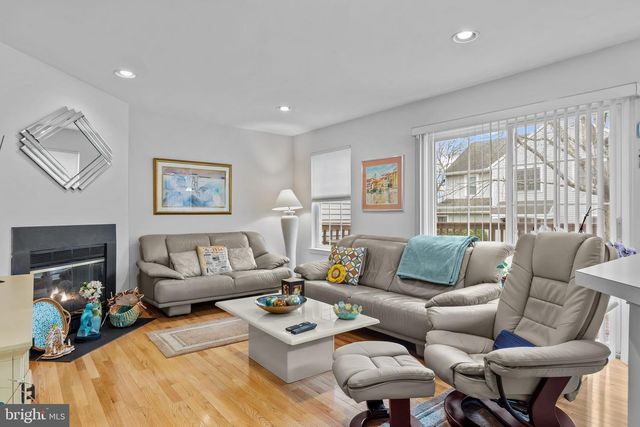 107 FILLY DR, North Wales, PA 19454